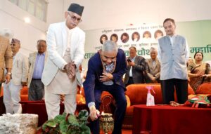 नेपाली कांग्रेसका सभापति एवं पूर्वप्रधानमन्त्री शेरबहादुर देउवा  काठमाडौँमा बिहीबार नेपाल किसान महासङ्घको चौथौं केन्द्रीय महाधिवेशन कार्यक्रम उद्घाटन गर्नुहुँदै । तस्बिर: गोपाल दाहाल/रासस